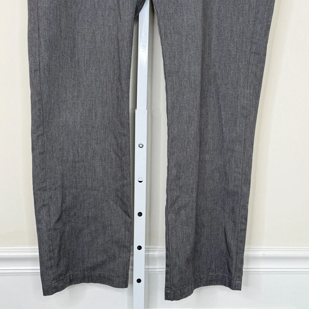 Volcom Men's‎ Gray Straight Leg Casual Pants Size 32 Cotton Blend Flat Front
